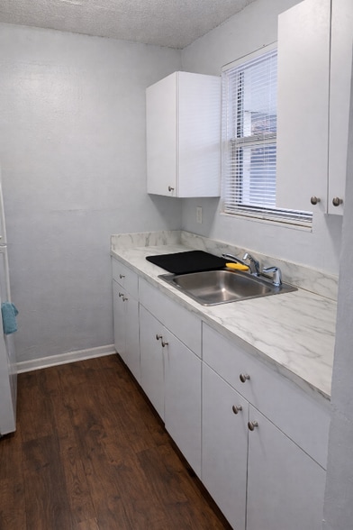 Building Photo - 5741 SW 36th Ct