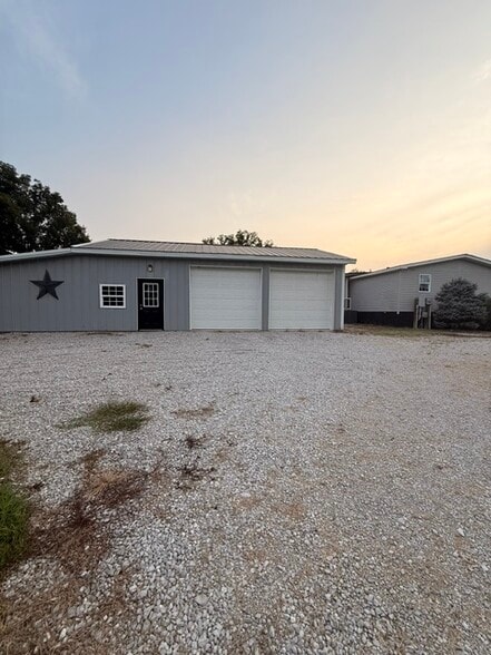 Building Photo - 726 Cash Dollar Cove Rd
