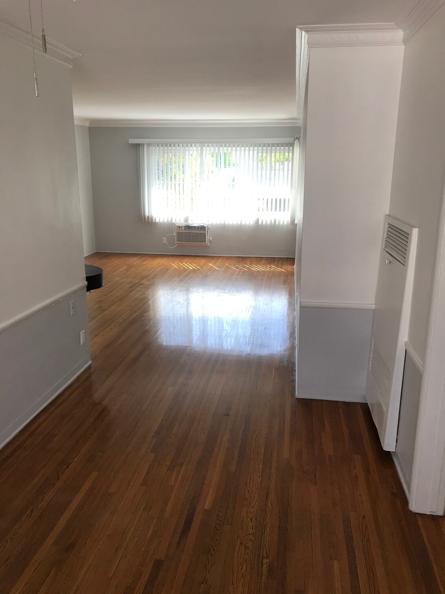 Dining room - 1114 N Sweetzer Ave
