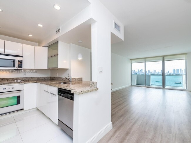 Building Photo - 1200 West Ave