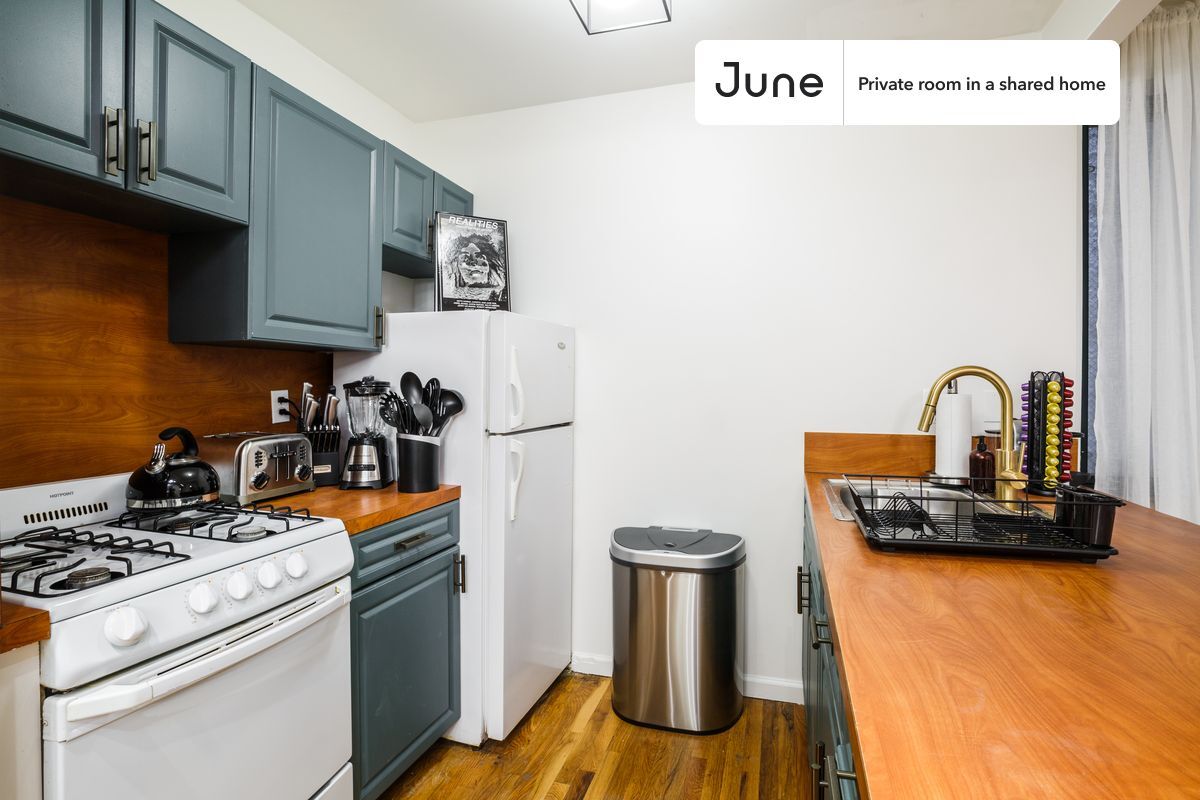 Building Photo - Room in Shared 5 bed/2 bath home in East Village