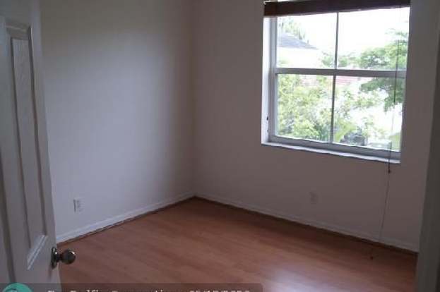 Building Photo - 6316 Seminole Terrace