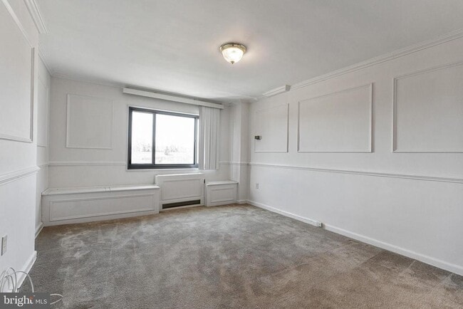 Building Photo - 1300 S Arlington Ridge Rd