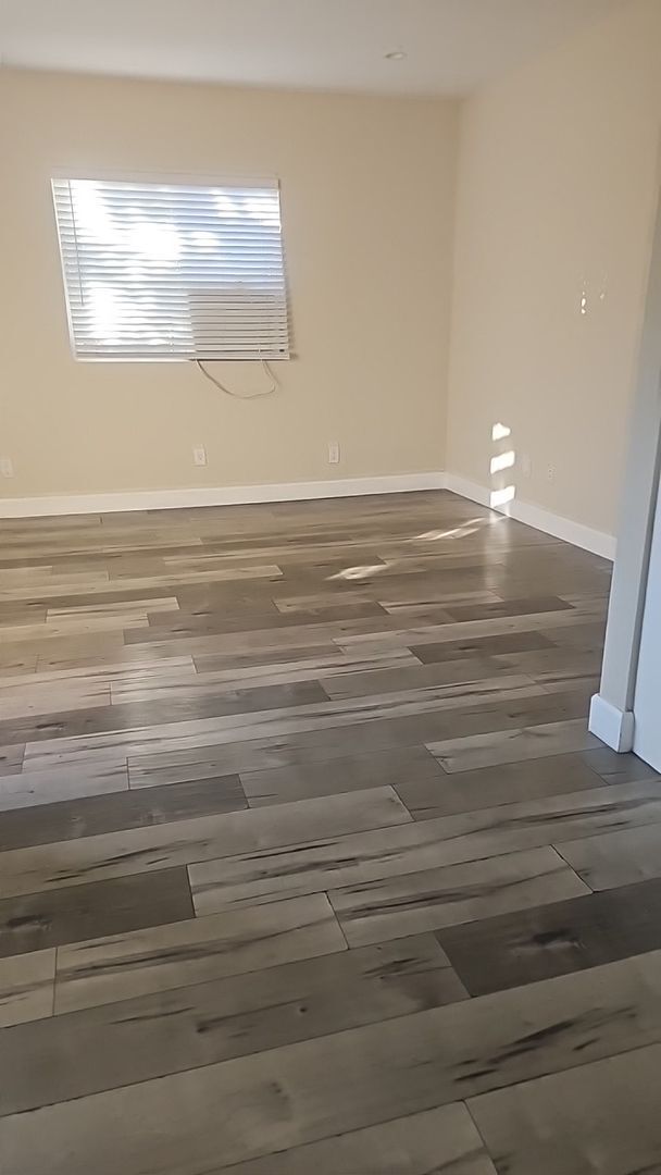 Building Photo - 74(860)