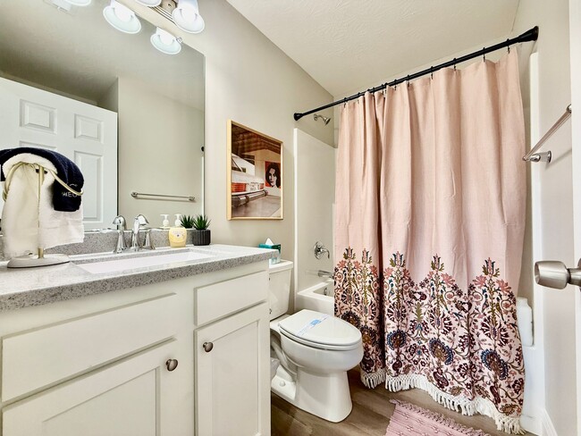 Building Photo - 232 Taylor Dr