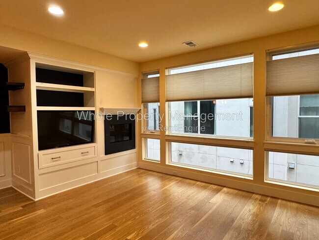 Building Photo - 3032 Zuni St