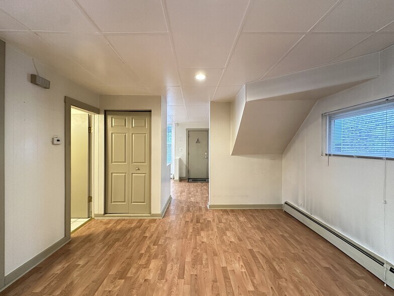 Building Photo - 3734 W Wabansia Ave