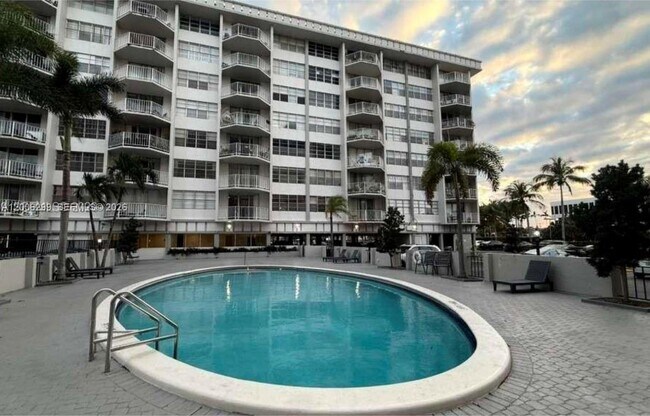 Building Photo - 16740 NE 9th Ave