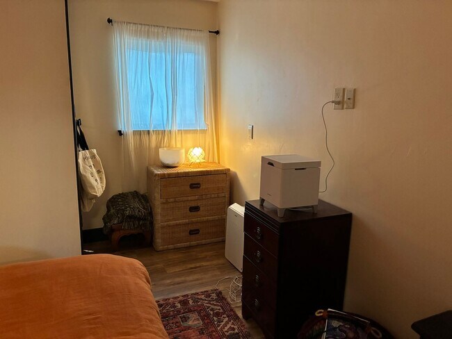 Building Photo - Charming and secluded Westside Bend apartment