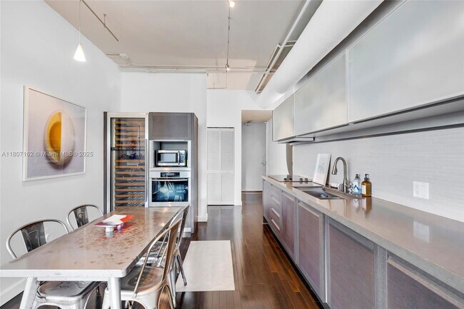 Building Photo - 1700 Meridian Ave