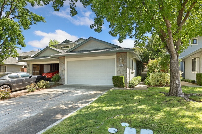 Building Photo - 562 La Corso Dr