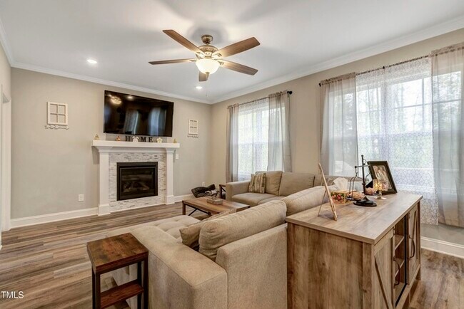 Building Photo - 375 Alcock Ln