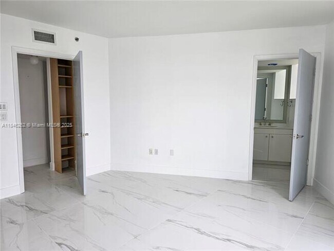 Building Photo - 19111 Collins Ave