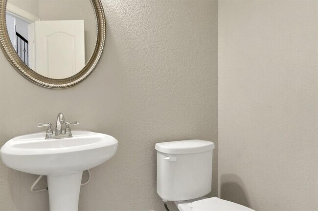 Building Photo - 128 Cipressi Cove