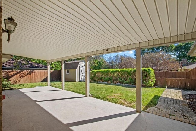 Building Photo - Charming 3-Bedroom Home with Garden Oasis