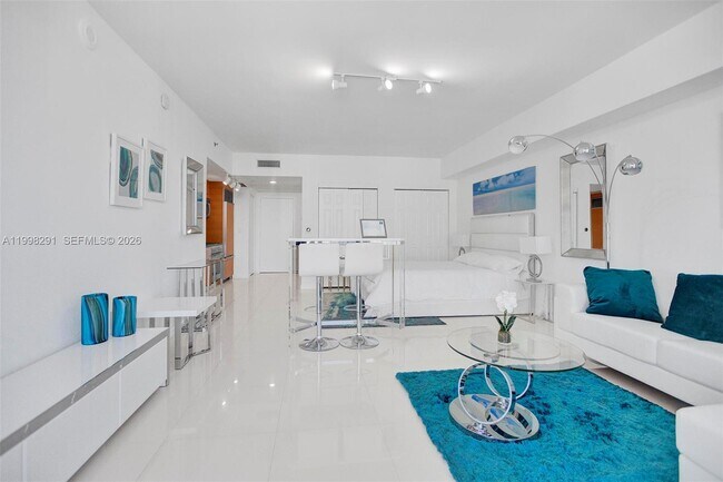 Building Photo - 475 Brickell Ave