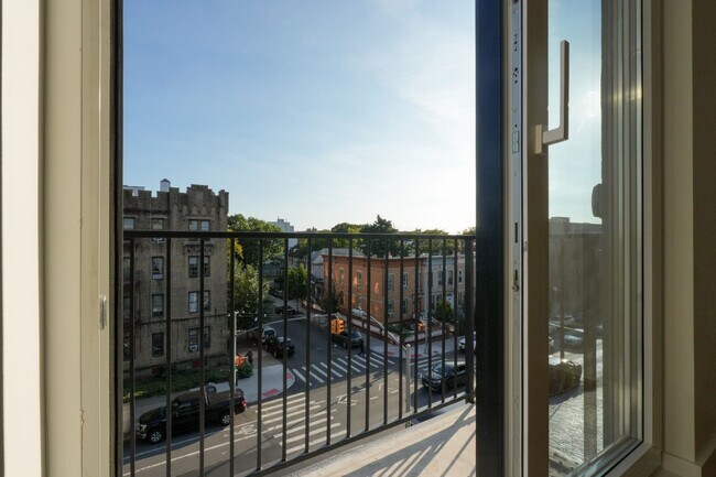 Building Photo - East 28th Street
