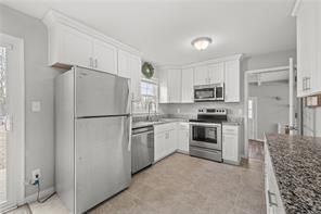 Building Photo - 882 Catalina Dr
