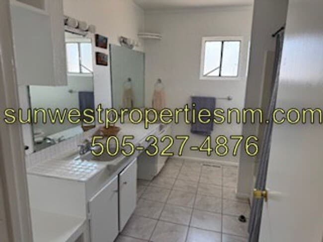 Building Photo - 3 Bedroom, 1 Bath House