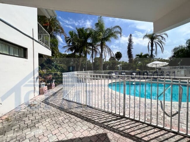 Interior Photo - Harbor Beach - 2323 SE 18th St Ft. Lauderdale, FL 33316