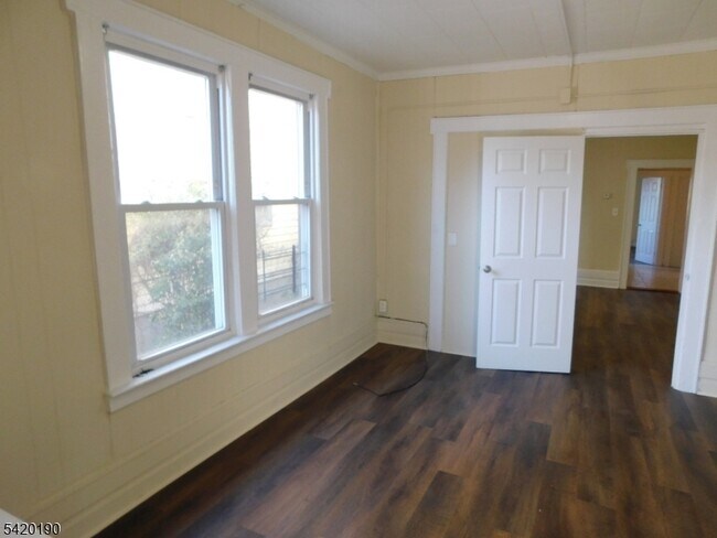 Building Photo - 282 Renner Ave