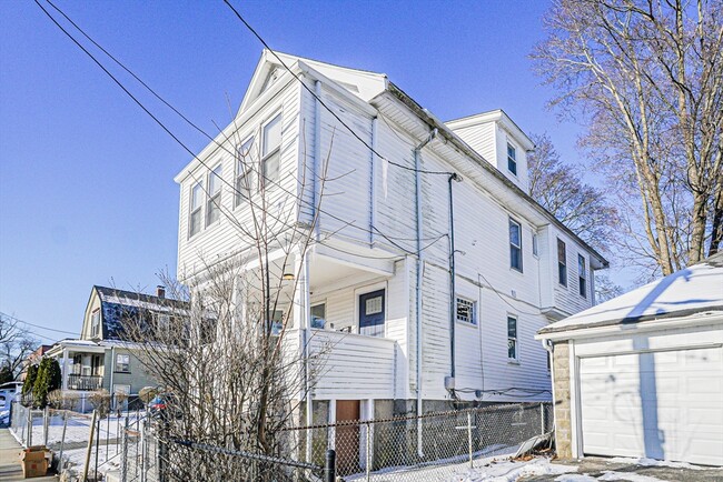 Building Photo - 7 Rosebery Rd