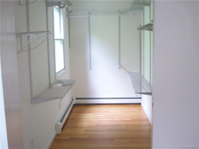 Building Photo - 6 Regent Dr