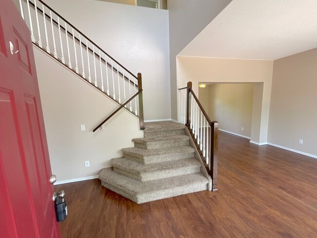 Building Photo - 4 Bedroom Home Available Near Peterson Rd & Constitution Ave!