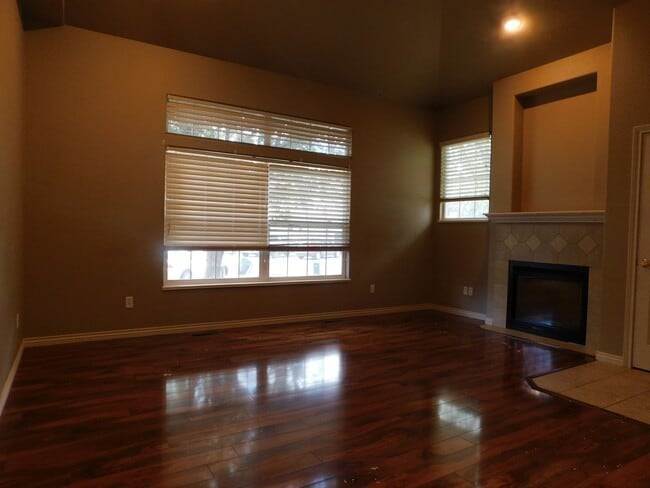 Building Photo - Close to St Mary's/CMU