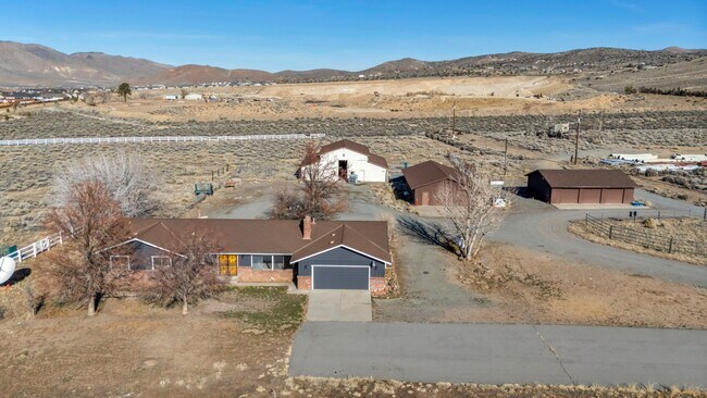 Building Photo - Country Living Single Story Home in Spanish Springs
