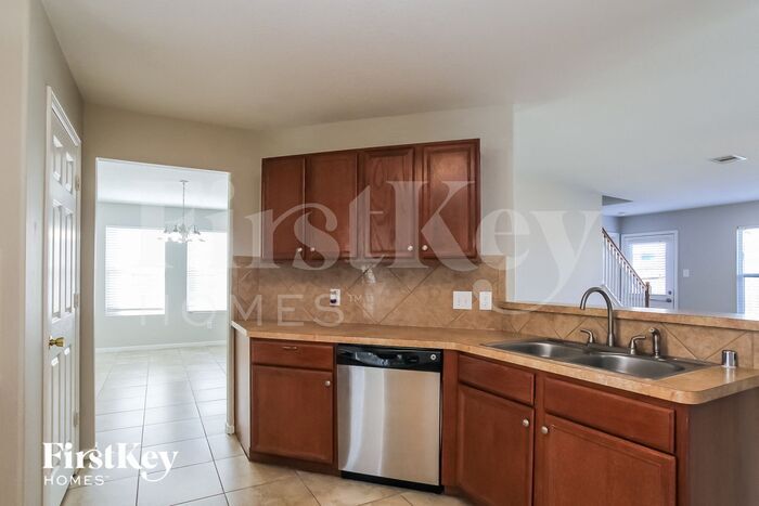 Building Photo - 9805 Hyacinth Way