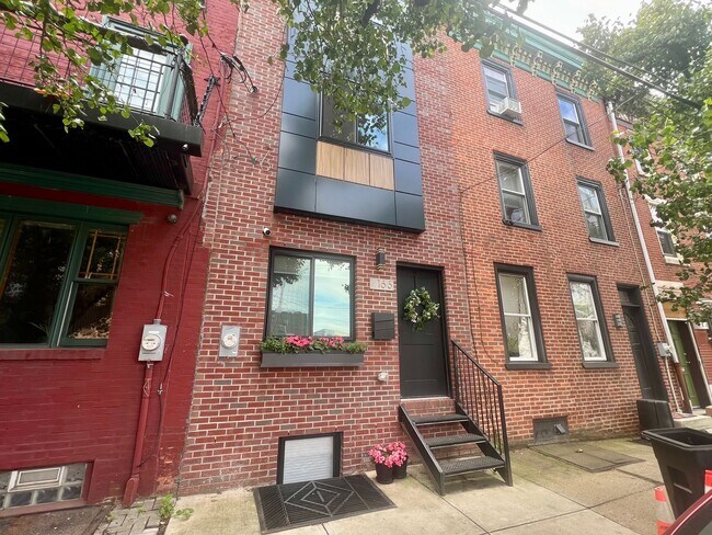 Building Photo - Gorgeous 3-Bedroom (or 2BR + Office) Townhome in the Heart of Northern Liberties! Available July ...