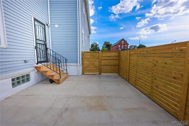 Building Photo - 30 Glenwood Ave