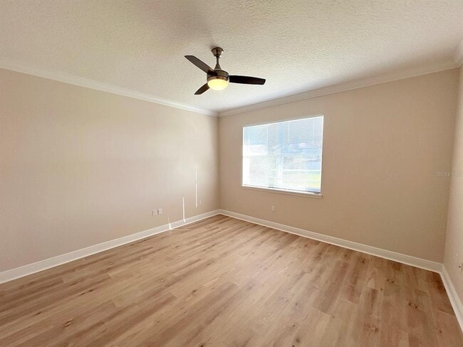 Building Photo - 190 Riverview Bend S
