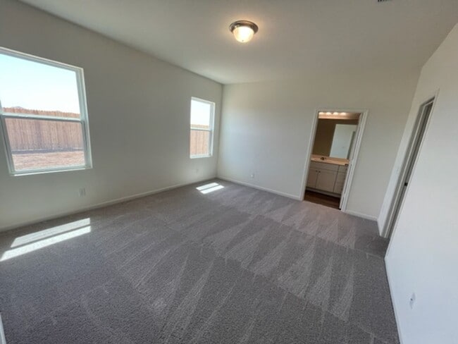 Building Photo - Super Nice One Story Home Near 1604 & Culebra....Move in as early as August 7, 2025