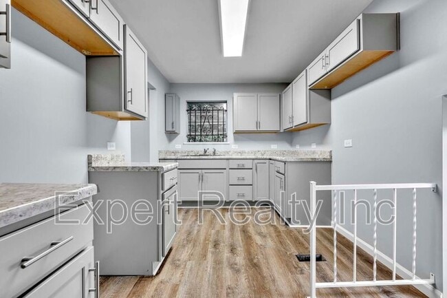 Building Photo - 1256 15th St SW