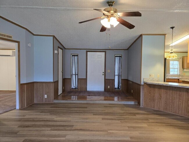 Building Photo - 12454 Cumberland Rd
