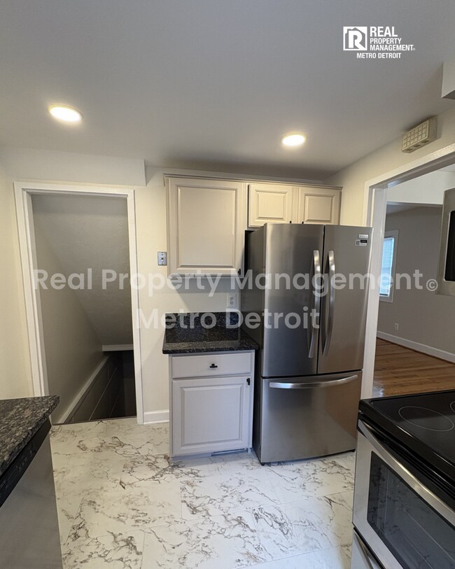 Building Photo - BEAUTIFUL BIRMINGHAM CONDO