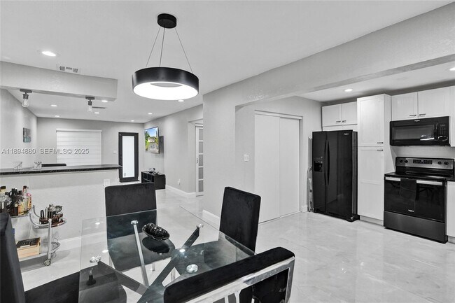 Building Photo - 19805 NW 28th Ct