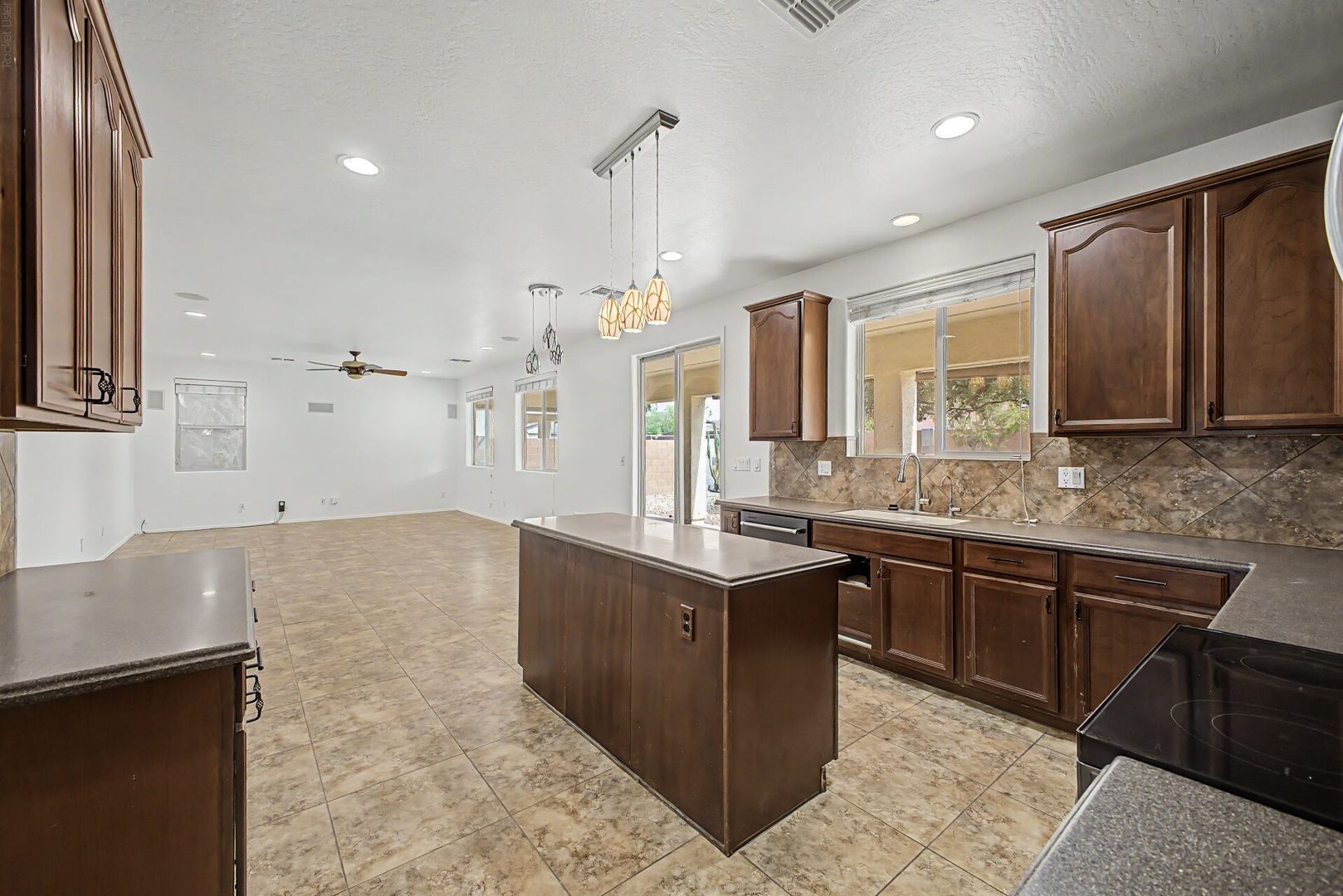 Building Photo - 4947 E Odessa Dr