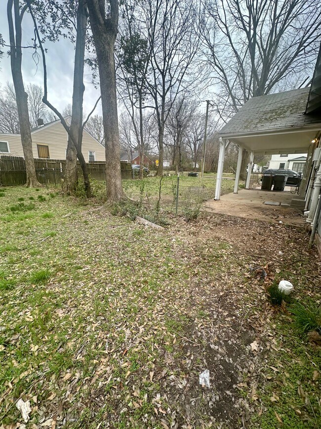 Building Photo - 670 Goodman St