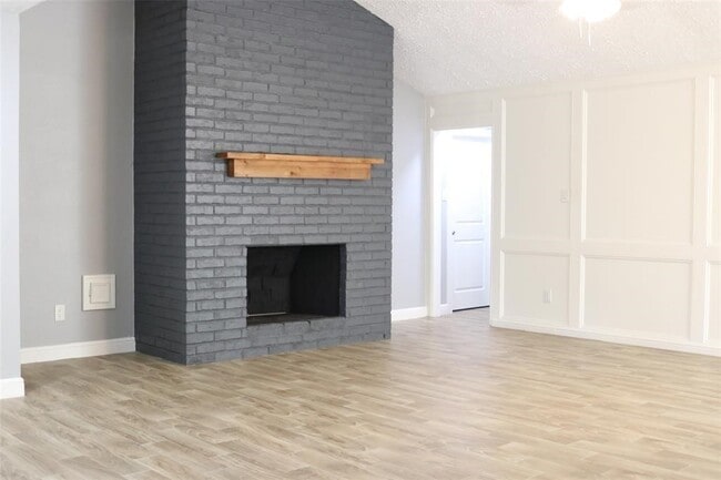 Building Photo - 21330 Park Tree Ln