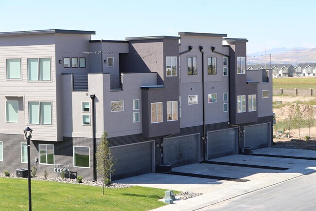 Building Photo - 1798 N 510 W