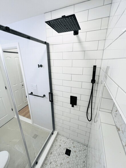 Building Photo - 112 Longfield Ct
