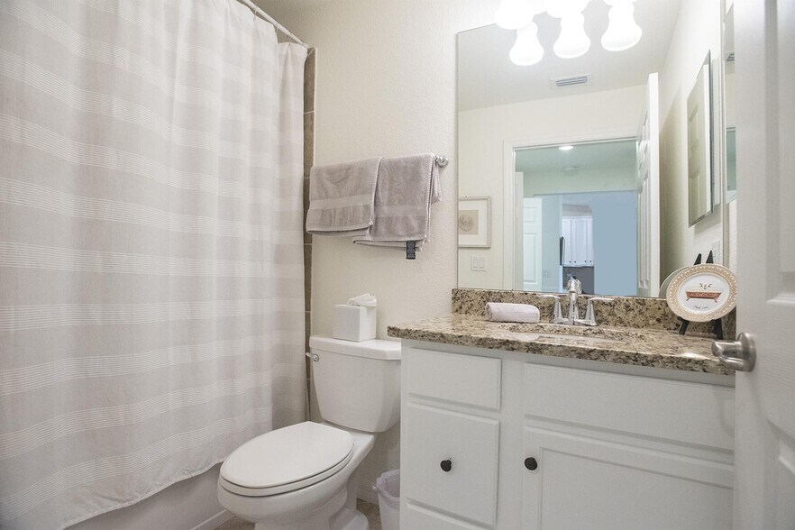 Building Photo - 5557 Palmer Cir