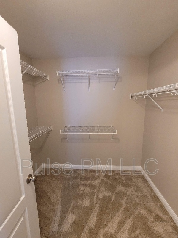 Building Photo - 10189 Chestnut Oak Dr
