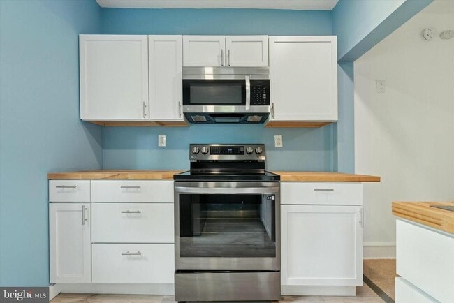 Building Photo - 5530 Pennell Rd