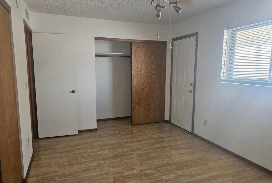Building Photo - 3247 Chanute Pl