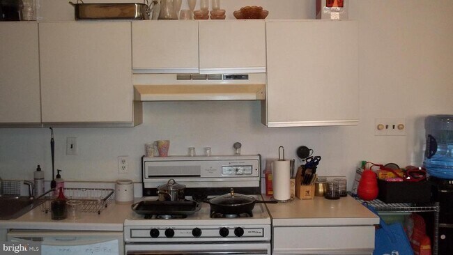 Building Photo - 408 Vine St