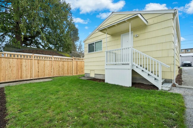 Building Photo - 3bd/2ba Seattle Home